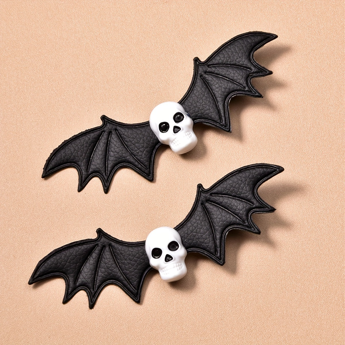 2pcs Leather Bat Skull Pair Hair Clips