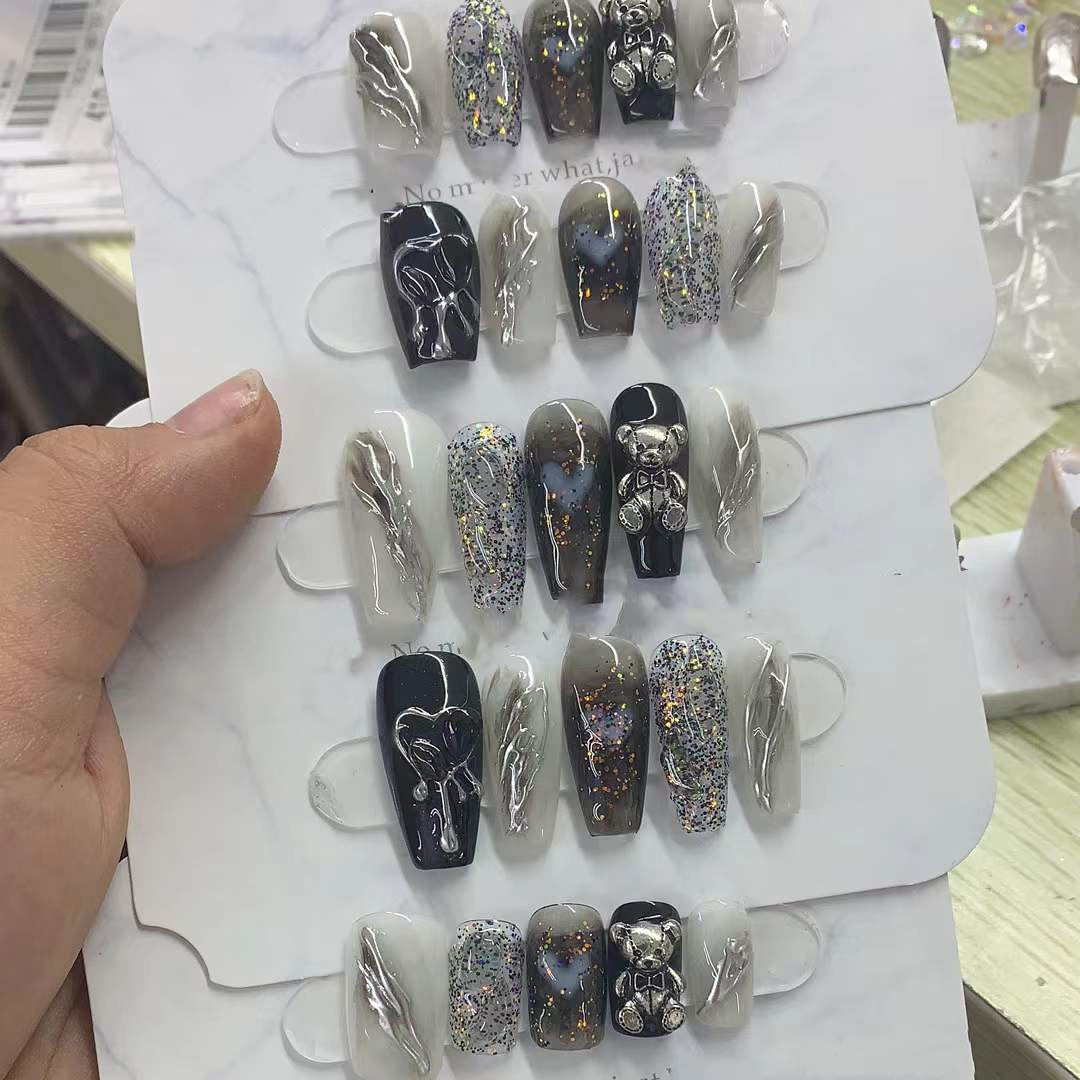 Set of fake nails