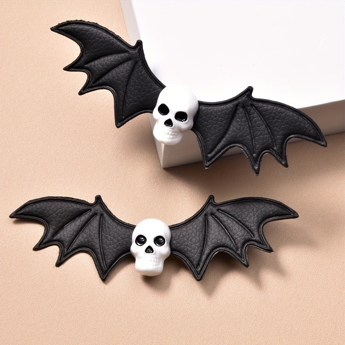 2pcs Leather Bat Skull Pair Hair Clips