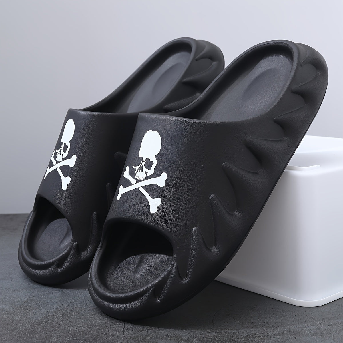 Men's Stylish Skull-Print Slides