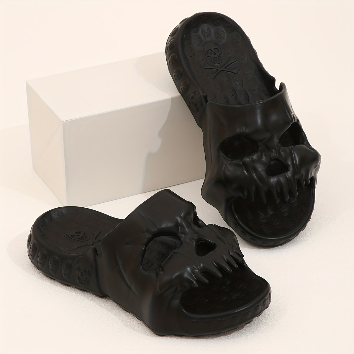 Skull-Design Sandals