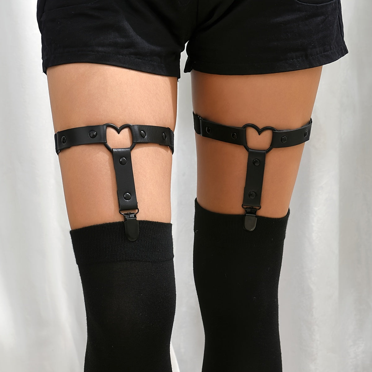 Adjustable Heart Garter With Anti-Slip Clip