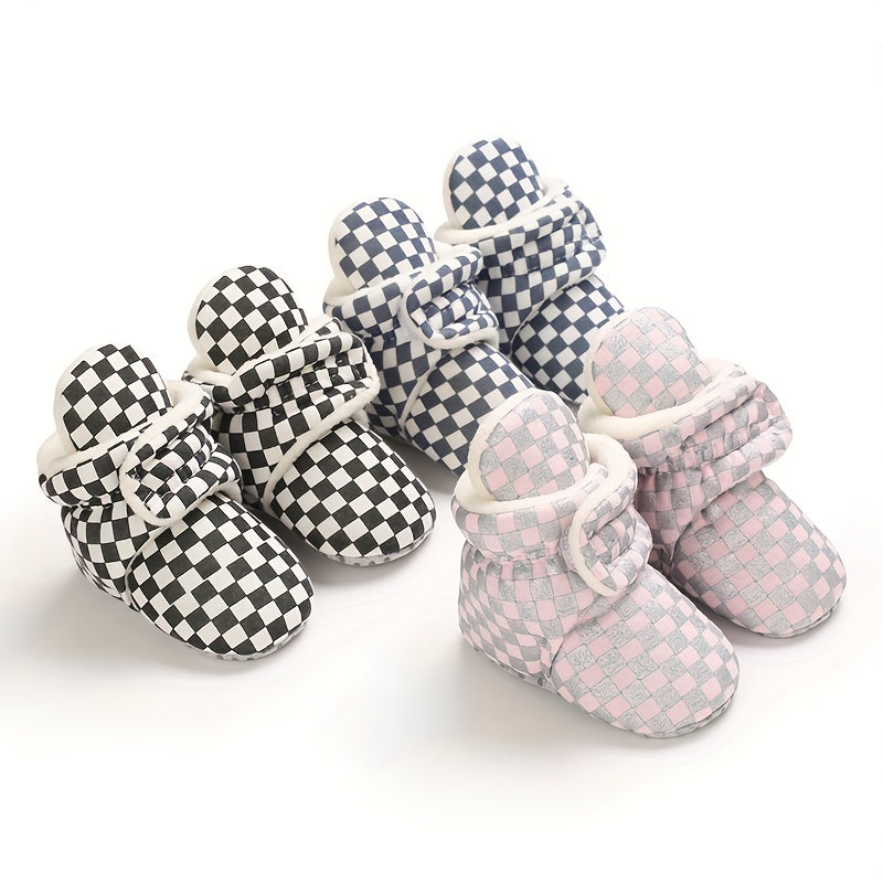 Infant checkerboard shoes